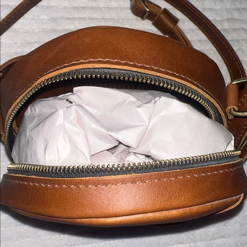 Portland Leather Circle Bag Leather - Picture 4 of 7